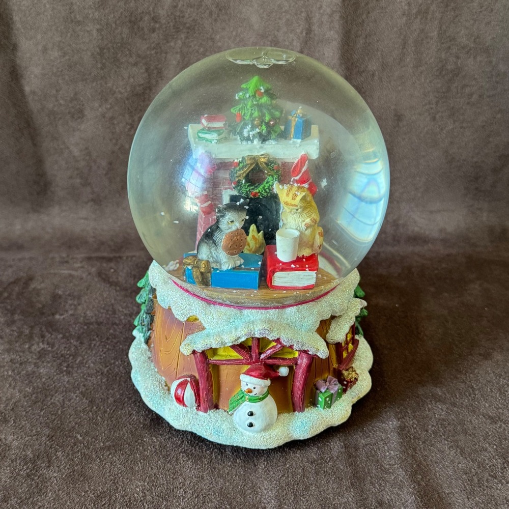 Ciao Ciao Musical Snow Globe Cats Fireplace Christmas Tree Winter Scene